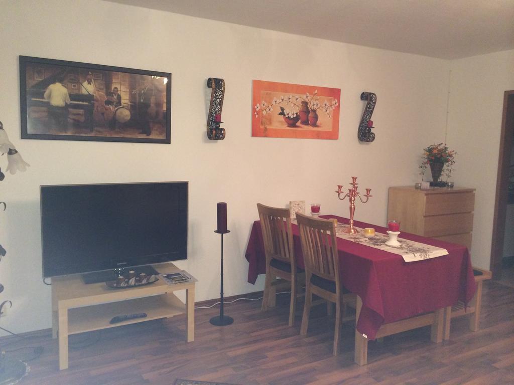 2Places Side Lorrach Room photo